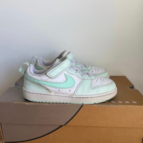 Nike Court Borough Low ‘Barely Green’ Kids Sneakers - SZ 13 C - Picture 2 of 13